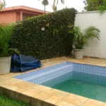 Casa no Butantâ com jardim e piscina