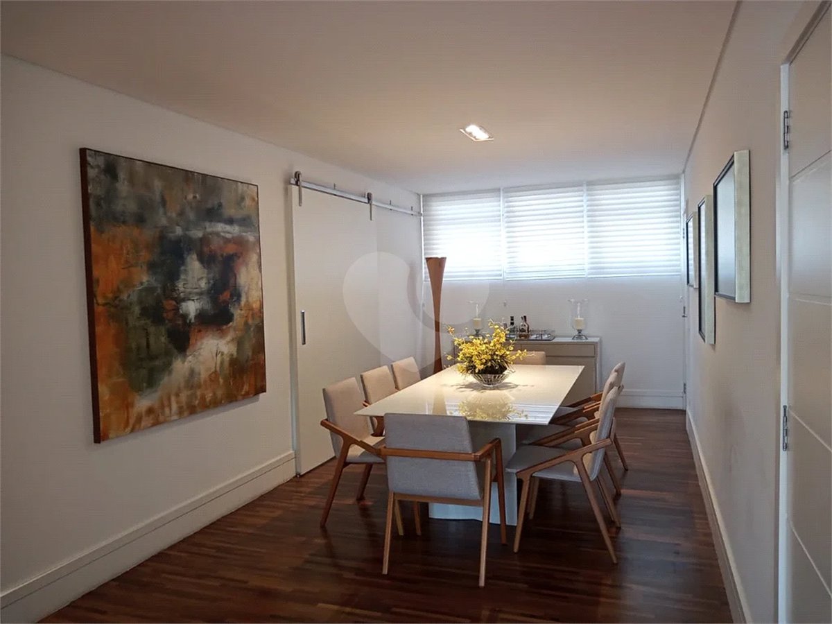 Apartamento à venda com 3 quartos, sendo 1 suíte, em Higienópolis, São Paulo, SP