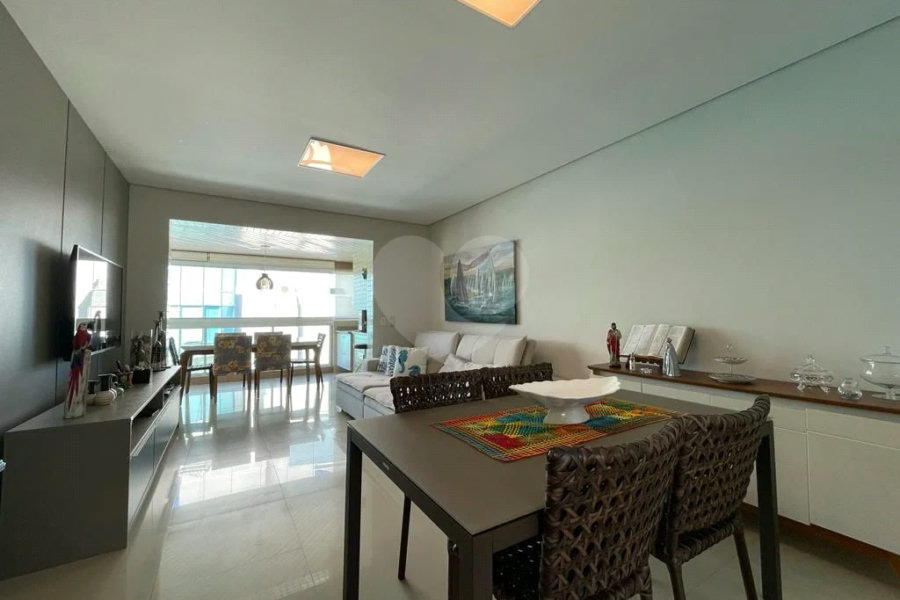 Apartamento à venda com 3 quartos, sendo 1 suíte,  em Riviera de São Lourenço, Bertioga, SP