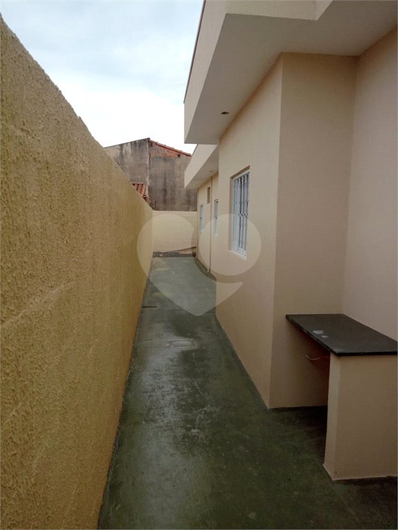 Casa á venda, com 02 Dormitórios, em Jardim Medeiros.