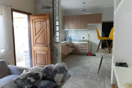 Casa térrea com 2 dormitórios à venda no Reneville, em Mairinque!