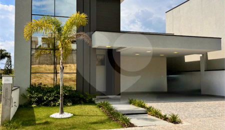 Casa à venda com 3 suítes no condomínio Residencial Mont'alcino, Valinhos - SP