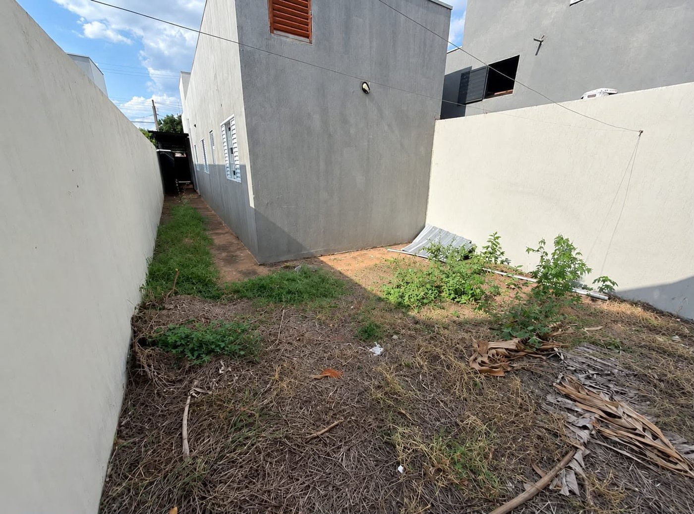 Casa para alugar com 3 quartos, sendo 1 suíte,  em Jardim Paranapunga, Três Lagoas, MS