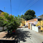 Casa com salão comercial, á venda, em São Carlos-SP.