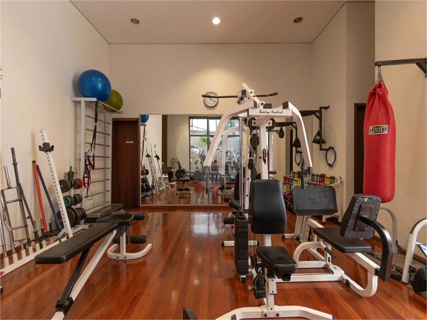 Apartamento de 233 m² à venda em Higienópolis com 4 dormitórios.