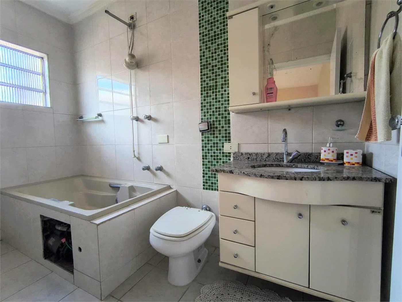 Sobrado à venda com 3 quartos, sendo 1 suíte,  em Vila Polopoli, São Paulo, SP