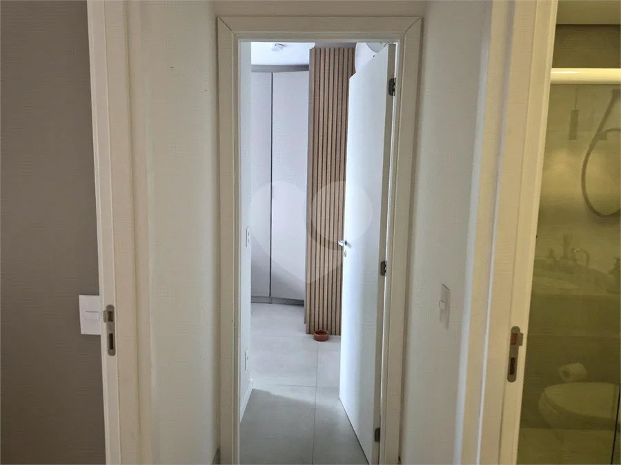 Oportunidade na Vila Leopoldina!! Apartamento com dois dormitórios, sendo uma suíte, dois banheiros, e com duas vagas.