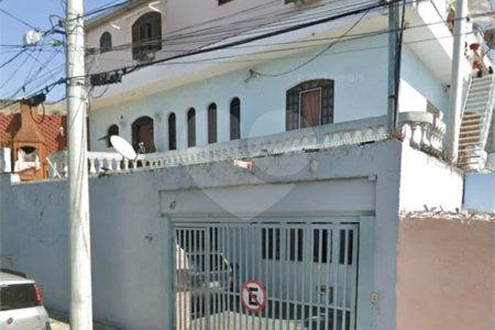 Casa com 260m² , 3 pavimentos , 6 dormitórios , 1 suíte , 3 vagas , a venda no Itaim Paulista.