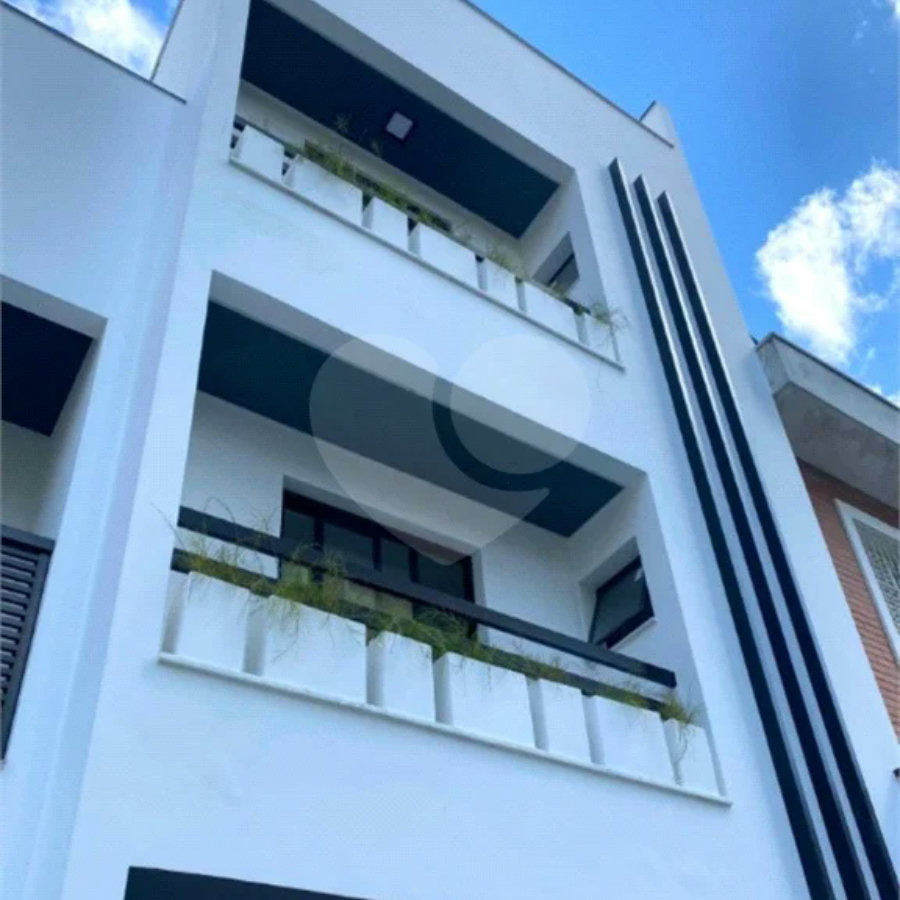 Sobrado novo , com 230m² , 3 suítes , 4 vagas de garagem , à venda no Jardim Bela Vista , em Santo André.