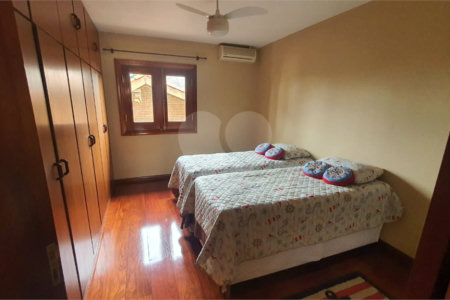 Casa à venda com 4 quartos, sendo 3 suítes, em Interlagos, São Paulo, SP