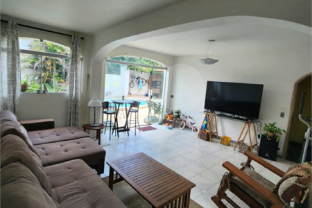 Sobrado Residencial com 4 Quartos e 2 Suítes à Venda, 450 m² por R$ 1.500.000