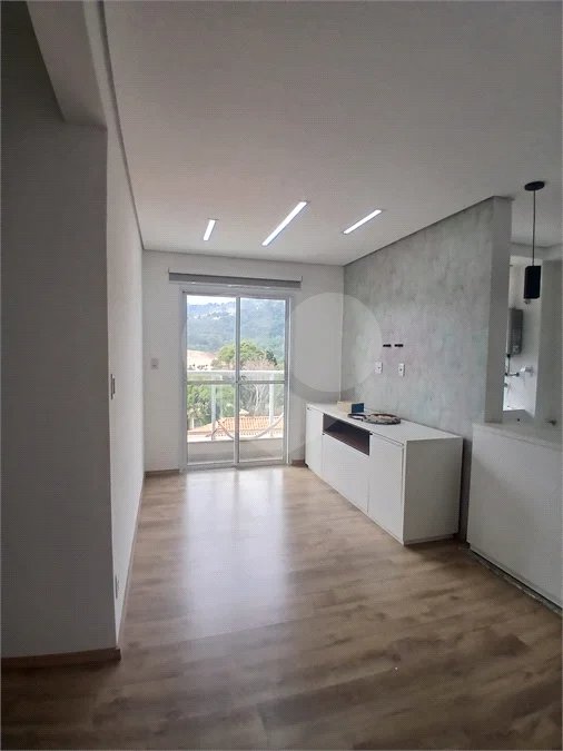 Apartamento de 2 quartos com planejados, sacada e lazer completo| Condomínio| São Roque