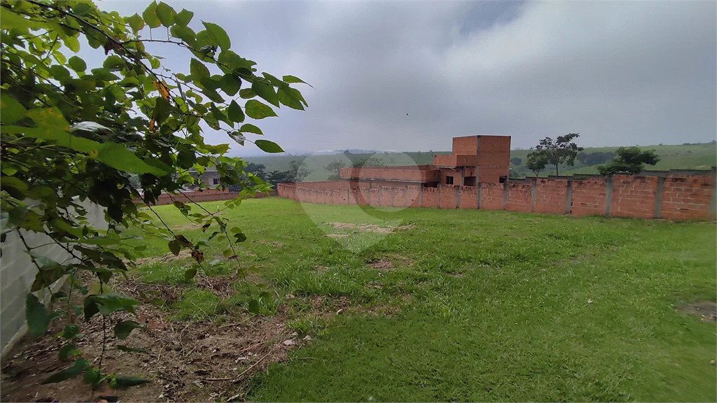Terreno de 1000 metros quadrados, no Recanto das Águas de São Pedro...