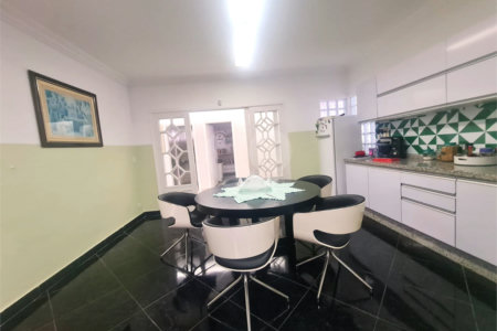 Sobrado à venda com 3 suítes em Interlagos, São Paulo, SP