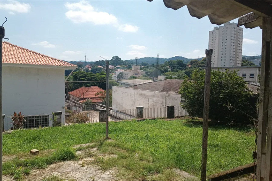 Casa locação, com 3 quartos, 10 vagas no Jardim Floresta - São Paulo/SP