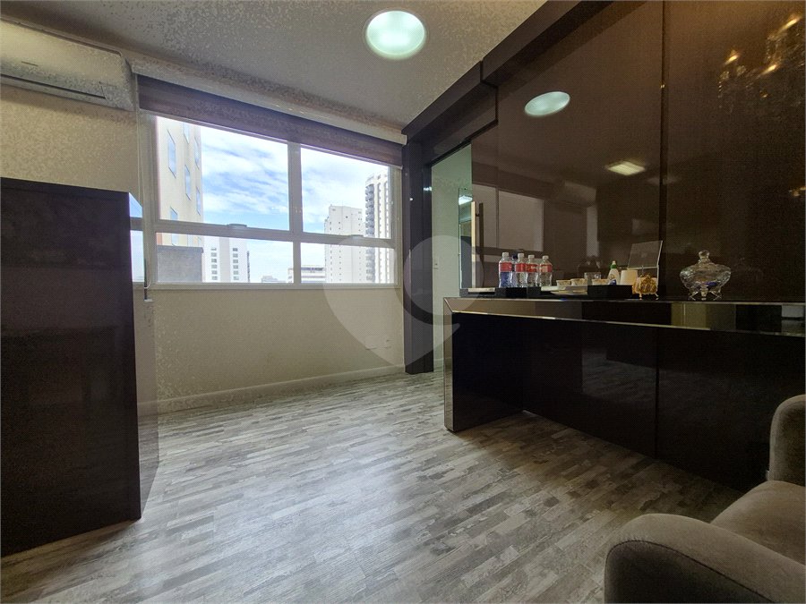 Sala comercial para venda ou locação na Brig.ís Antônio entre Paulista e Parque do Ibirapuera, 70 m², duas vagas de garagem