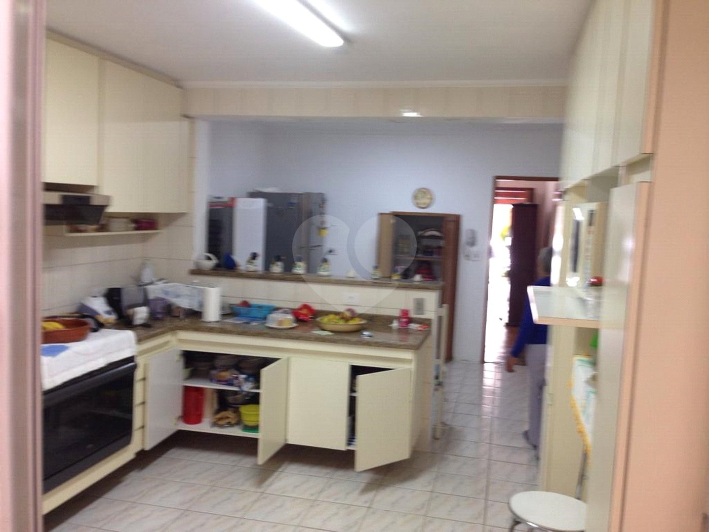 Vende-se Sobrado em Condomínio Fechado – 3 Dormitórios | 180 m²