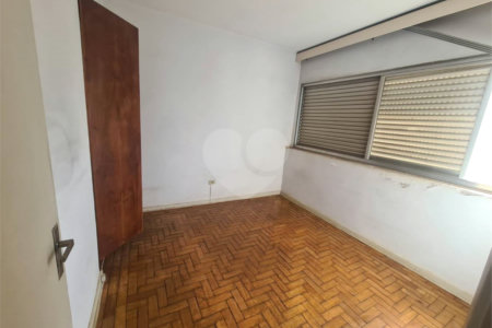 Apartamento no Condomínio Vila Rica.