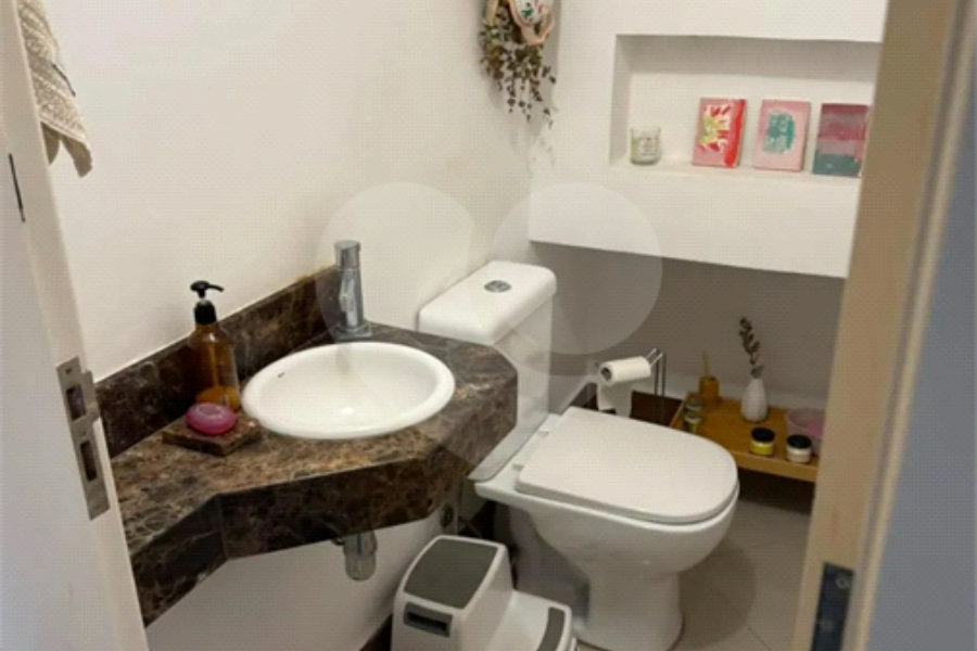 Casa à venda com 4 quartos em Vila Fiat Lux, São Paulo