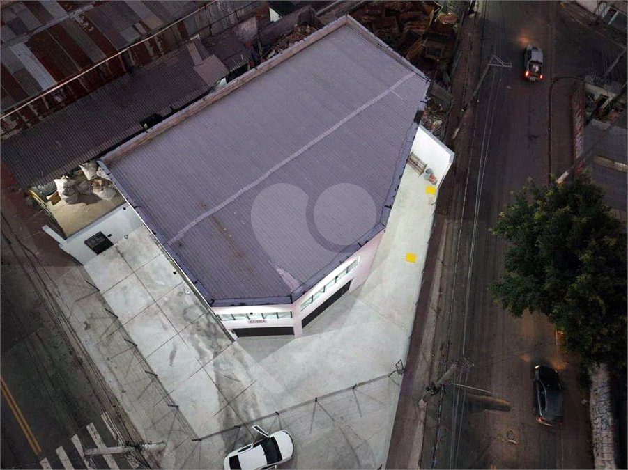 PRÉDIO / GALPÃO COMERCIAL À VENDA OU LOCAÇÃO Jardim Arapongas • Guarulhos/SP
