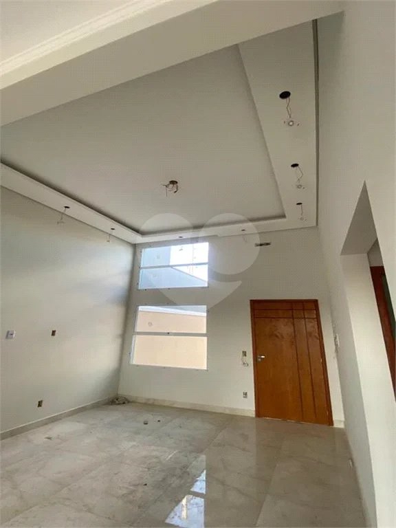 Linda casa nova á venda Jardim dos Sabias, 2 dormitorios um suite, uma vaga. 129m² de construção.