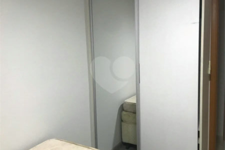 APARTAMENTO MOBILIADO EM FRENTE AO SHOPPING 02 DORMITÒRIOS