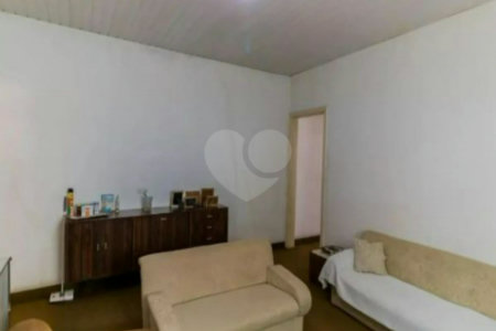 Casa com 300m², 4 quartos, garagem para 4 carros, à venda na Avenida Cangaíba