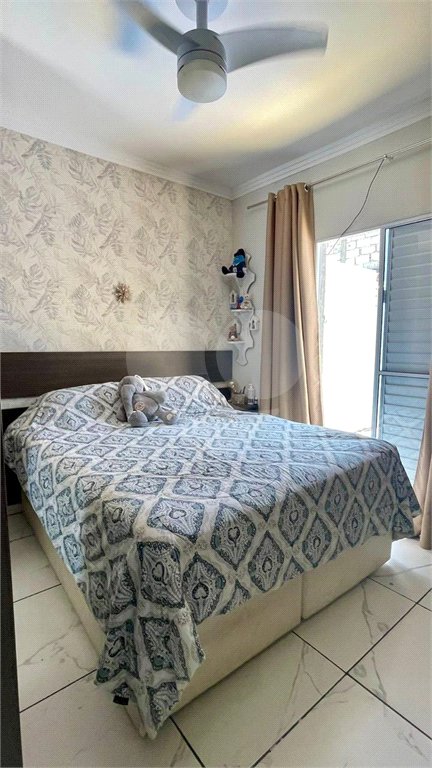 Casa Térrea à Venda com 3 dormitórios em Atibaia/SP