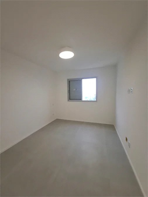 Apartamento à venda 107m² reformado com 2 quartos, sendo 1 suíte no Morumbi
