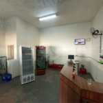 Casa térrea e salão comercial a venda no Jardim Bandeirantes.