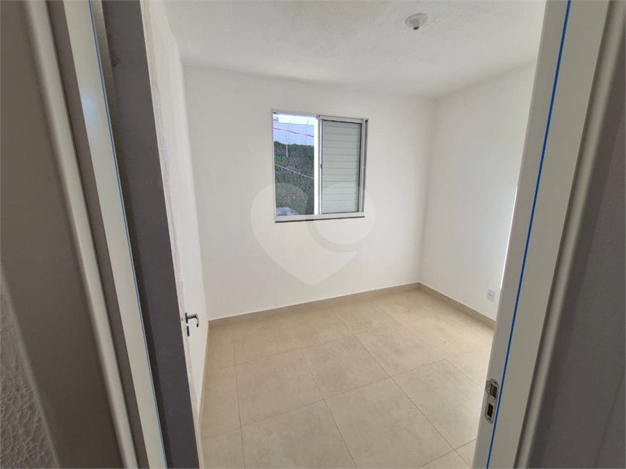 Indaiatuba - Sp - Vila Vic Florença - R$ 290.000,00 - Apartamento de 48m²,, no andar de cima, dois quartos, um banheiro, cozinha e sala, uma vaga de garagem. Condomínio fechado. Apartamento está do jeito que foi entregue . Area de lazer no condominio - Área do condomínio: Churrasqueira