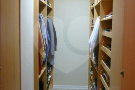APARTAMENTO UM POR ANDAR!