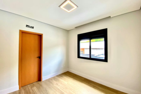 Casa à venda com 3 quartos, sendo 3 suítes, no condomínio Vila Giardino, Jundiaí - SP
