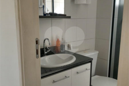 Apto no Cambuci de 55m2, com 2 dorms, 2 banheiros, 1 suíte, 1 vaga. Estuda permuta.