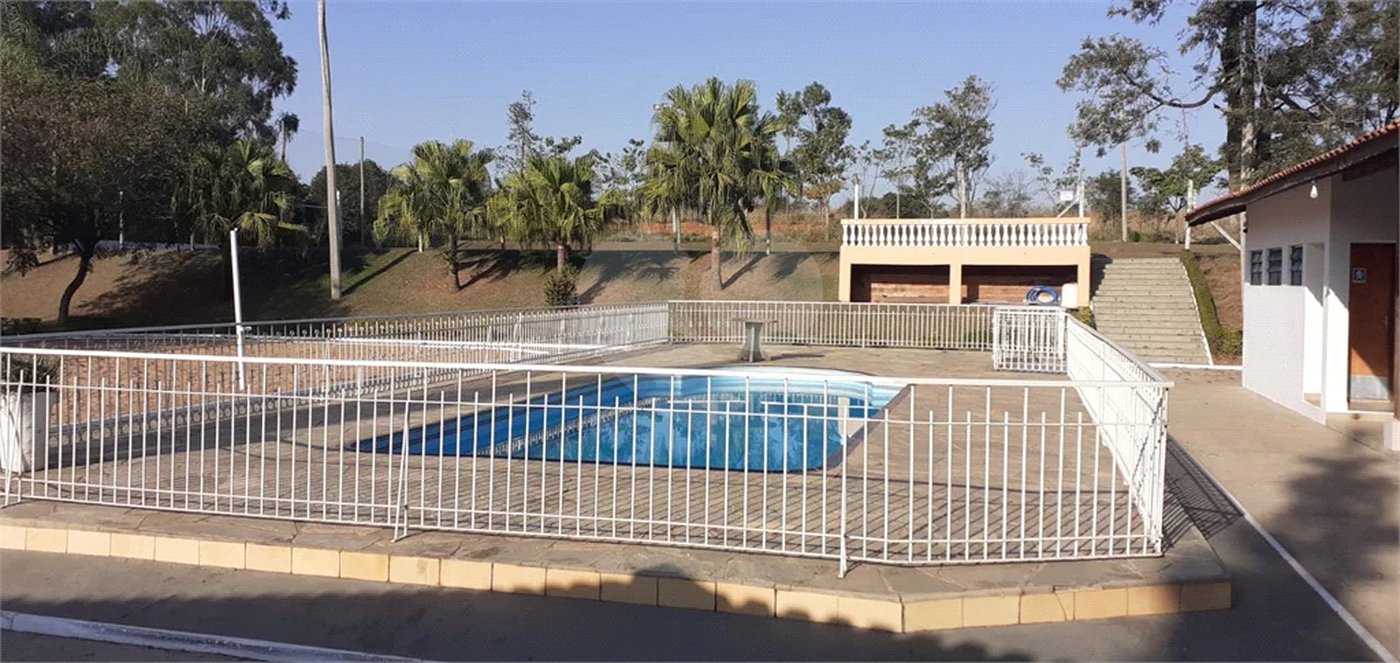 Excelente chácara à venda em Artemis, com piscina, campo de futebol, barracão para festas