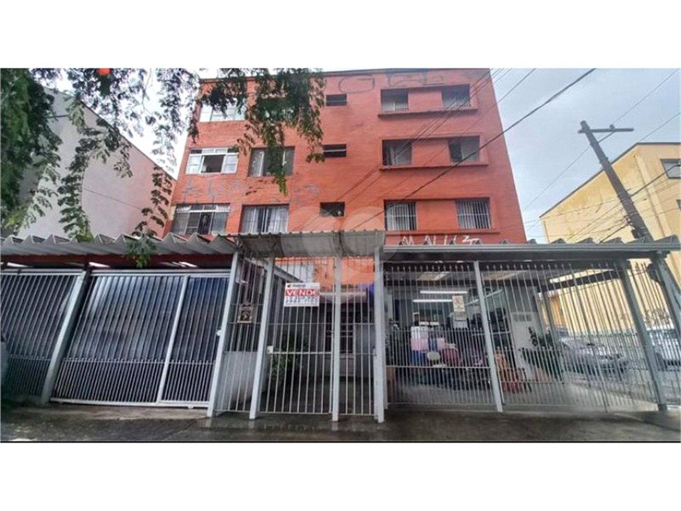 2 quartos e vaga de garagem