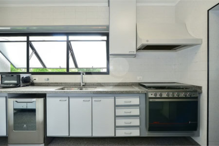 Imóvel de 226m² exclusivo com sala ampla 4 quartos, 2 suítes, 4 vagas Higienópolis