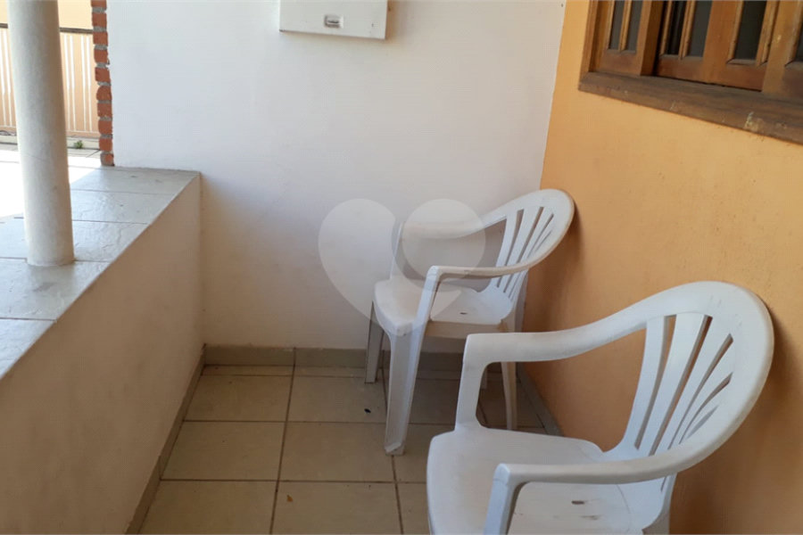 BELA CASA 274 M² C/ 3 QUARTOS 1 SALA 1 COZINHA 3 BANHEIROS 2 VAGAS Para Estacionamento coberta P/ VENDA NA V N Cachoeirinha