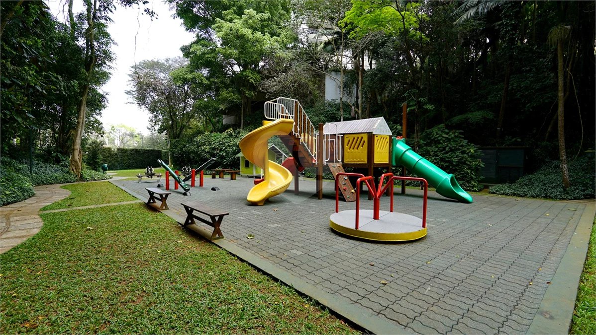 Apartamento à venda com 4 quartos, sendo 3 suítes, em Santo Amaro, São Paulo, SP