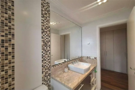 Apartamento à venda com 3 quartos, sendo 1 suíte, em Parque Reboucas, São Paulo, SP
