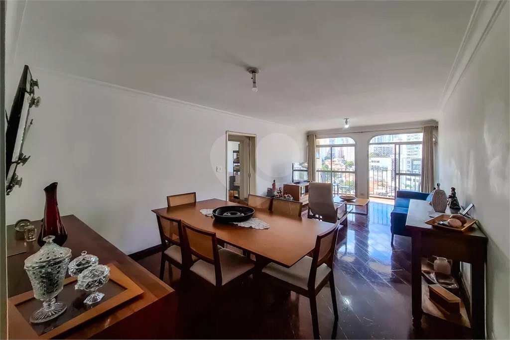 Apartamento de 117m2 com 3 dormitórios e 1 vaga na Vila Mariana
