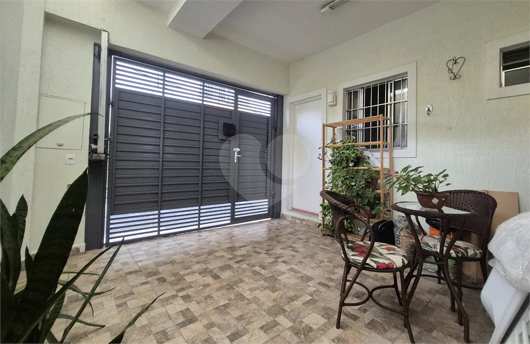 Casa de vila com 3 dormitórios sendo 2 suítes em Santana