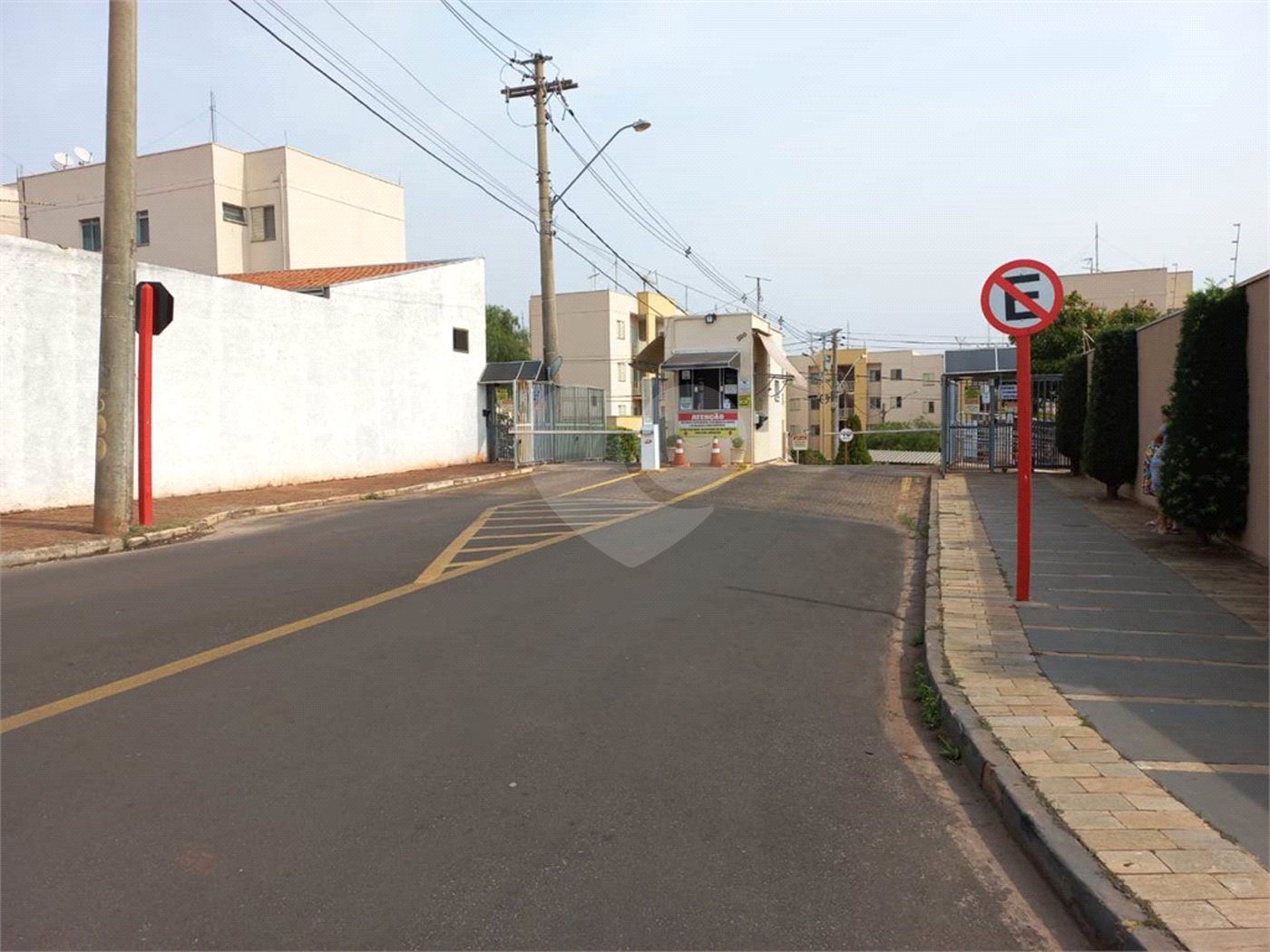 Apartamento no Condomínio Residencial Jardim das Torres.