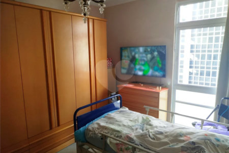 Apartamento em Higienópolis com 2 dormitórios