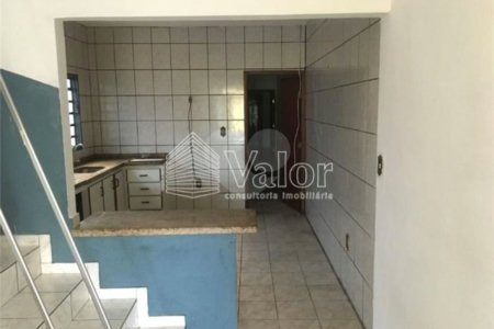 Casa Sobrado com piso cerâmico, com 3 dormitórios no Jardim Ricetti