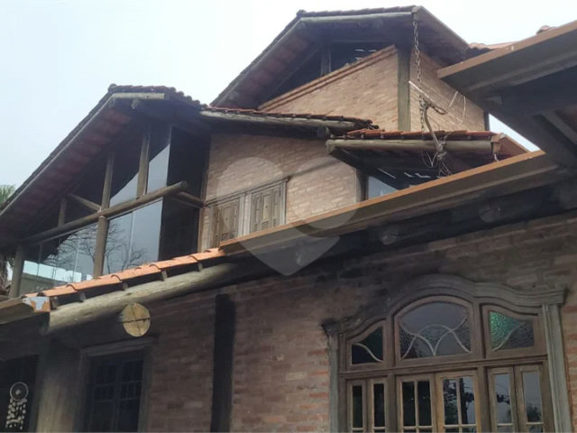 Casa à venda ou para alugar com 5 suítes no condomínio Cantareira, Mairiporã - SP