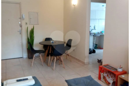 Apartamento mobiliado com 49 m² de área útil, 1 quarto, à venda na Bela Vista