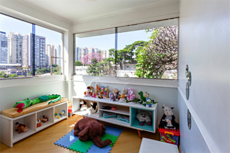 Sobrado à venda com 10 quartos em Campo Belo, São Paulo, SP