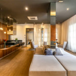 Itaim ! Studio ,muito bem localizado ! vaga de garagem !