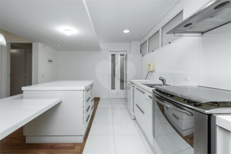 Apartamento à venda ou para alugar com 3 quartos, sendo 1 suíte, em Itaim Bibi, São Paulo, SP